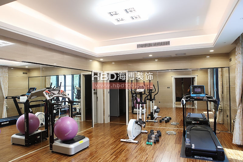 別墅豪宅裝修設(shè)計,健身房裝修設(shè)計.jpg